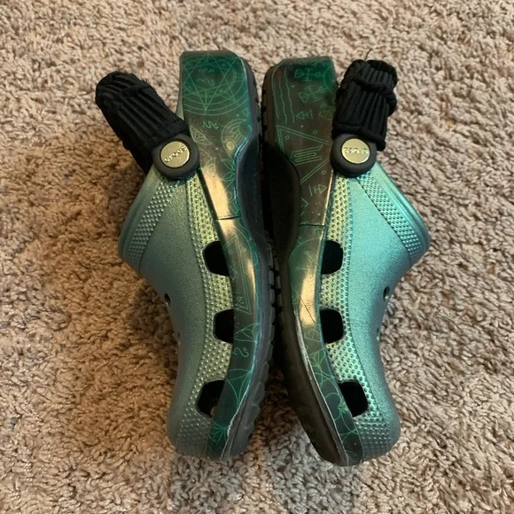 Crocs Green Glitter Wicked Elphaba Clogs - Picture 2 of 8